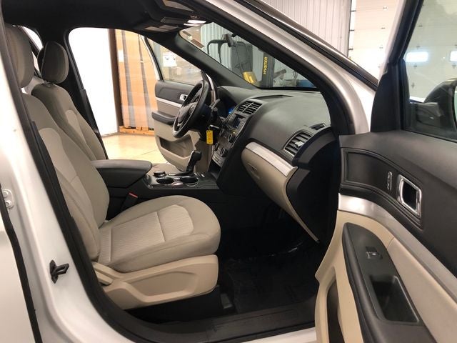 2018 Ford Explorer Base TOW PACKAGE