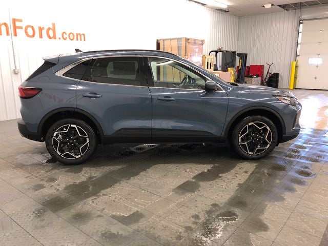 2026 Ford Escape Platinum