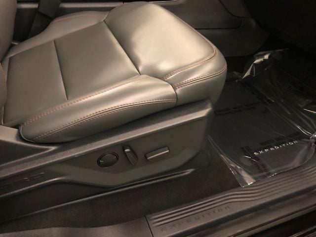 2025 Ford Expedition Active 202A/ROOF