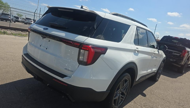 2025 Ford Explorer ST-Line STREET PACK/ROOF/PREMIUM