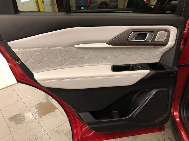 2025 Ford Explorer Platinum ULTIMATE PACKAGE