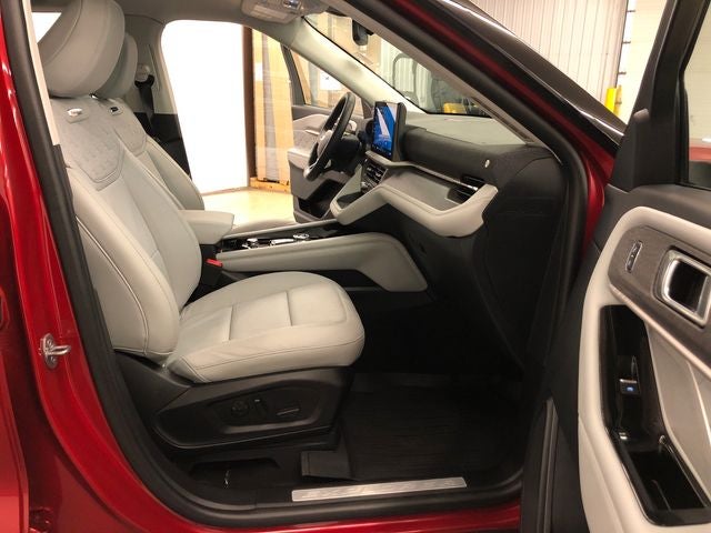 2025 Ford Explorer Platinum ULTIMATE PACKAGE