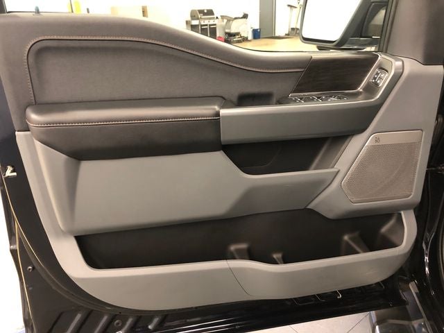2025 Ford F-150 Lariat CHROME PACKAGE