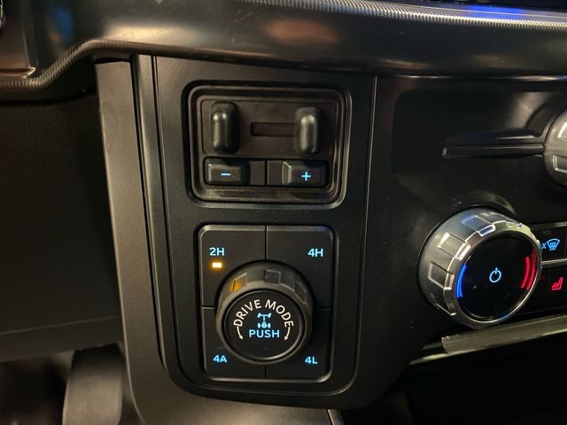 2025 Ford F-150 Lariat BLACK APPEARANCE PACKAGE