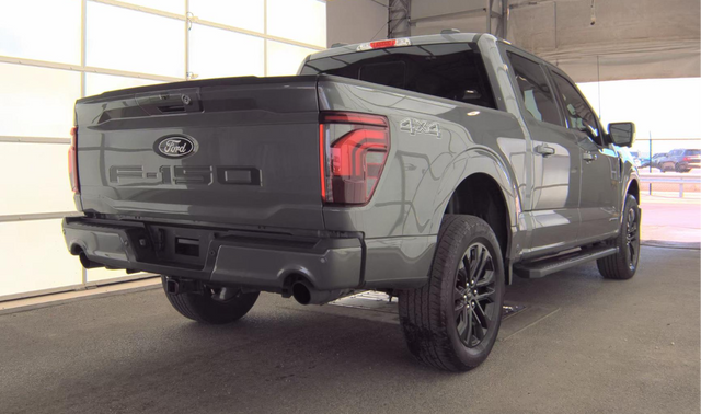 2025 Ford F-150 Lariat BLACK APPEARANCE PACKAGE