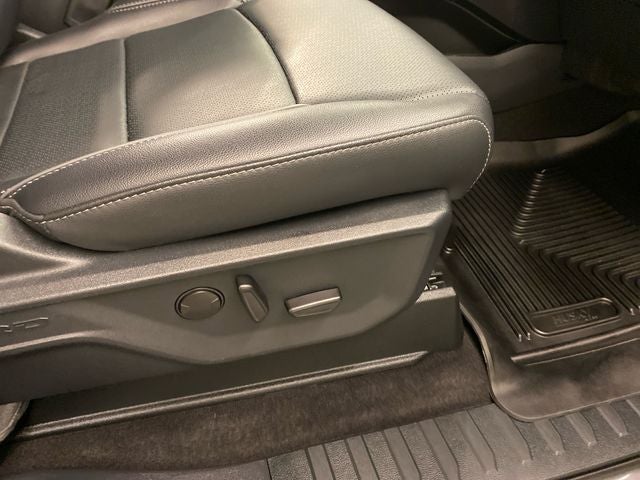 2025 Ford F-150 Lariat BLACK APPEARANCE PACKAGE