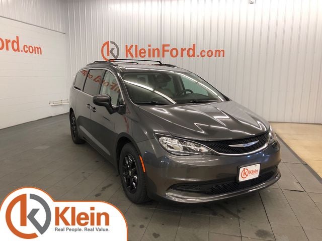2021 Chrysler Voyager LXI's photo
