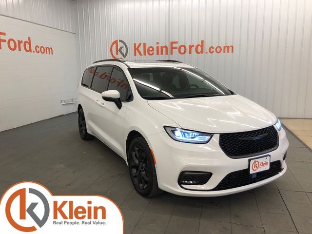 2023 Chrysler Pacifica Touring L S APPEARANCE PACKAGE