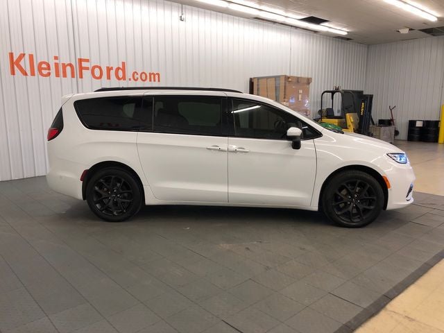 2023 Chrysler Pacifica Touring L S APPEARANCE PACKAGE