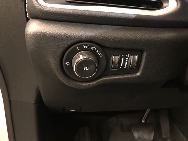2023 Chrysler Pacifica Touring L S APPEARANCE PACKAGE