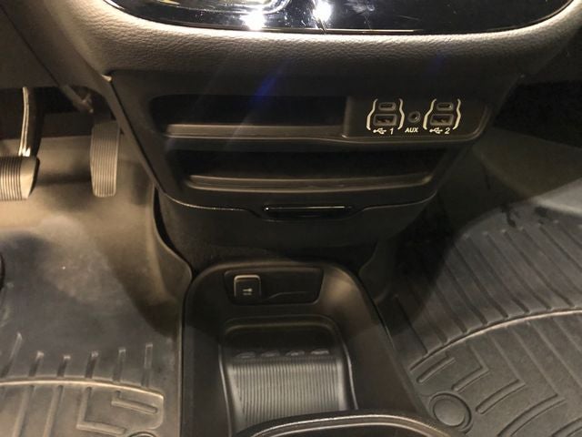 2023 Chrysler Pacifica Touring L S APPEARANCE PACKAGE