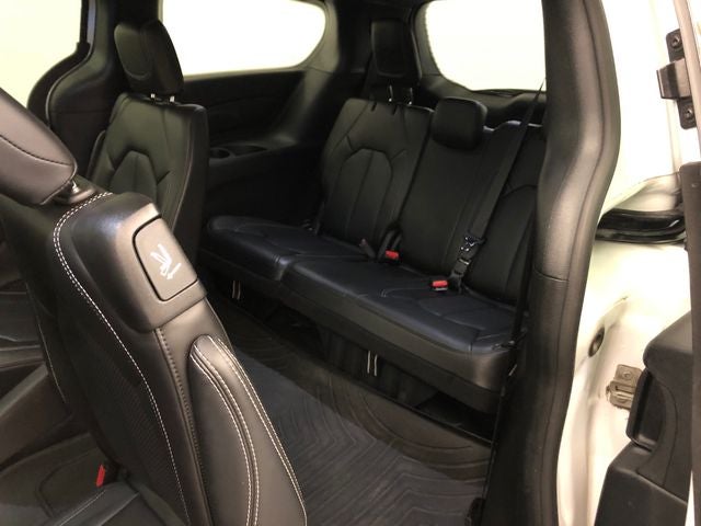 2023 Chrysler Pacifica Touring L S APPEARANCE PACKAGE