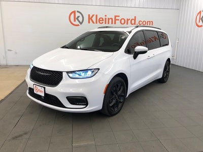2023 Chrysler Pacifica Touring L S APPEARANCE PACKAGE