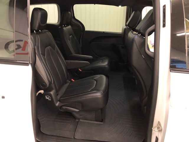 2023 Chrysler Pacifica Touring L S APPEARANCE PACKAGE