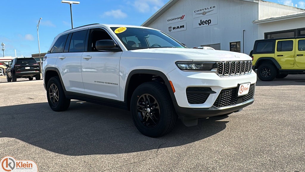 2024 Jeep Grand Cherokee Laredo 4x4