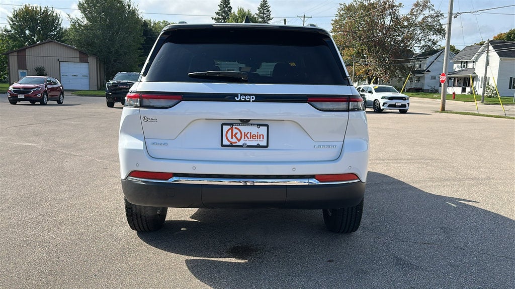 2024 Jeep Grand Cherokee Laredo 4x4