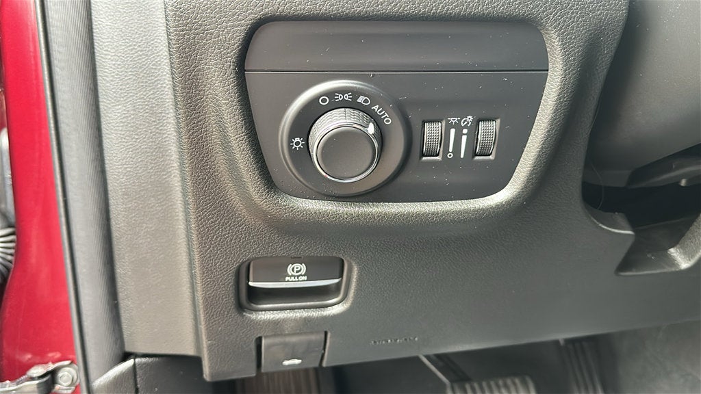 2025 Jeep Grand Cherokee Laredo 4x4