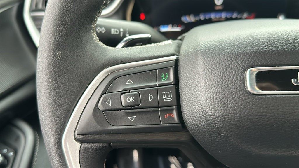 2025 Jeep Grand Cherokee Laredo 4x4