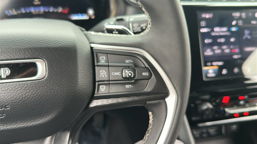 2025 Jeep Grand Cherokee Laredo 4x4