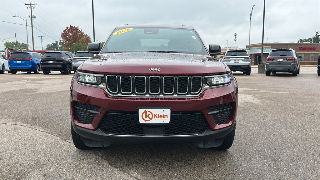 2025 Jeep Grand Cherokee Laredo 4x4