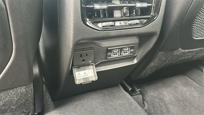 2025 Jeep Grand Cherokee Laredo 4x4