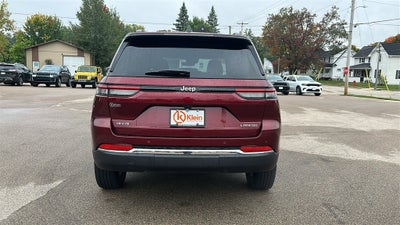 2025 Jeep Grand Cherokee Laredo 4x4