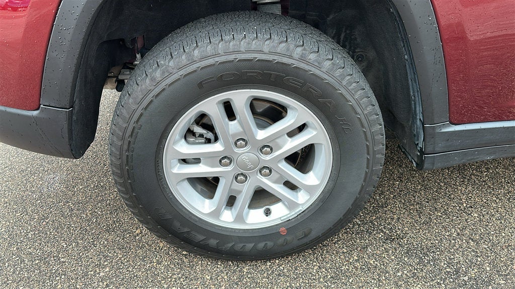 2025 Jeep Grand Cherokee Laredo 4x4