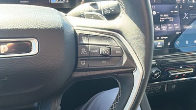 2023 Jeep Grand Cherokee Laredo 4x4