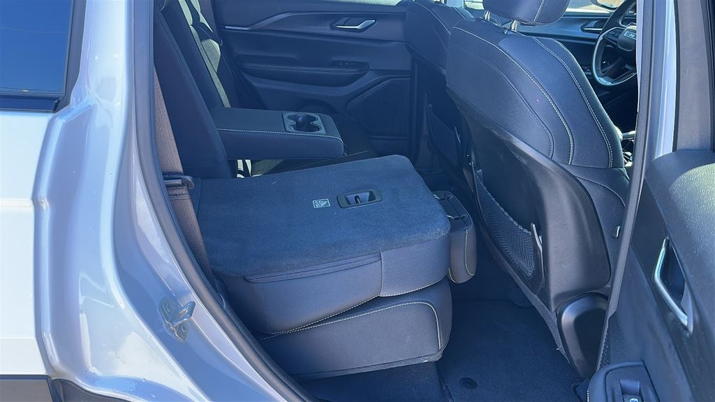 2023 Jeep Grand Cherokee Laredo 4x4