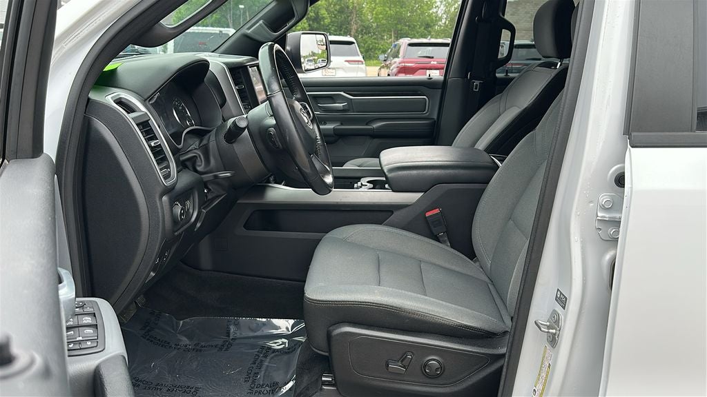2022 RAM 1500 Big Horn Crew Cab 4x4 5'7' Box