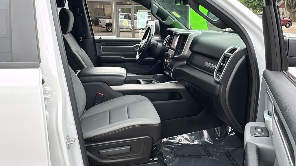 2022 RAM 1500 Big Horn Crew Cab 4x4 5'7' Box