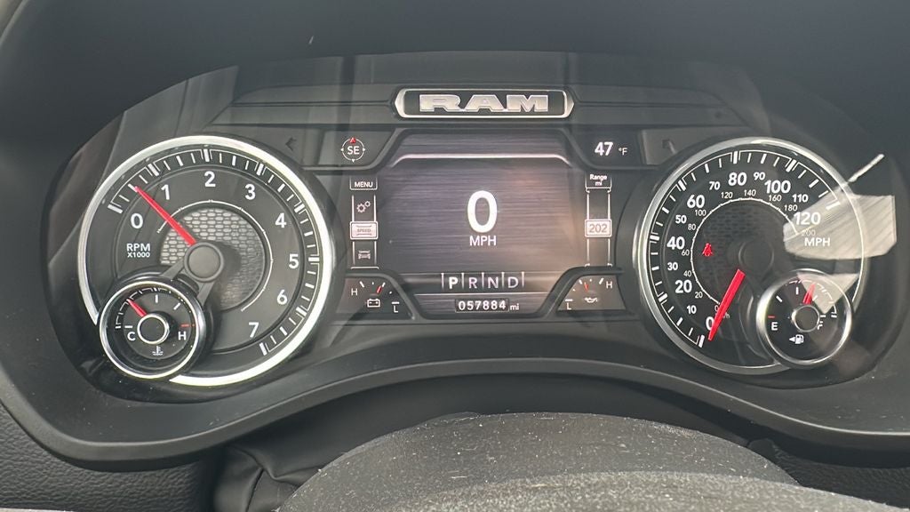 2022 RAM 1500 Big Horn Crew Cab 4x4 5'7' Box