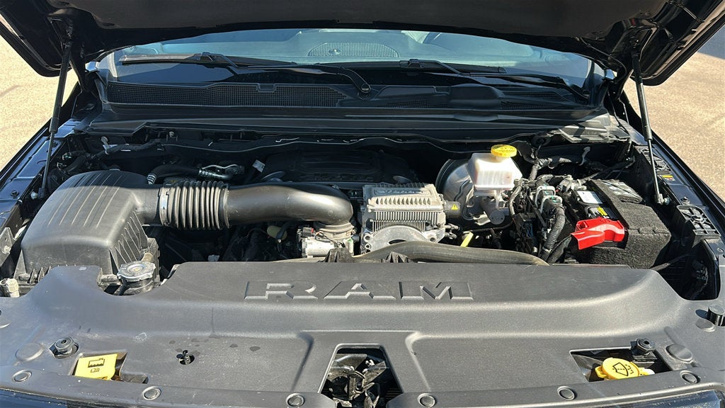 2024 RAM 1500 Tradesman Crew Cab 4x4 5'7' Box