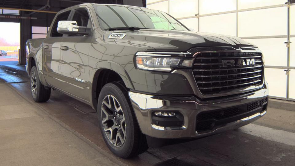 2026 RAM 1500 Laramie Crew Cab 4x4 5'7' Box