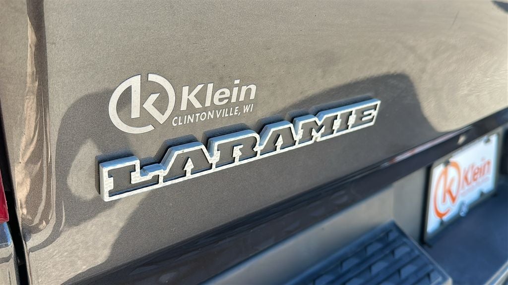 2020 RAM 1500 Laramie Crew Cab 4x4 5'7' Box