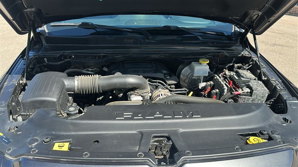 2020 RAM 1500 Laramie Crew Cab 4x4 5'7' Box