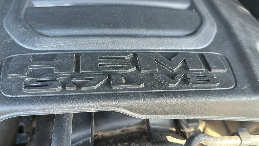 2020 RAM 1500 Laramie Crew Cab 4x4 5'7' Box