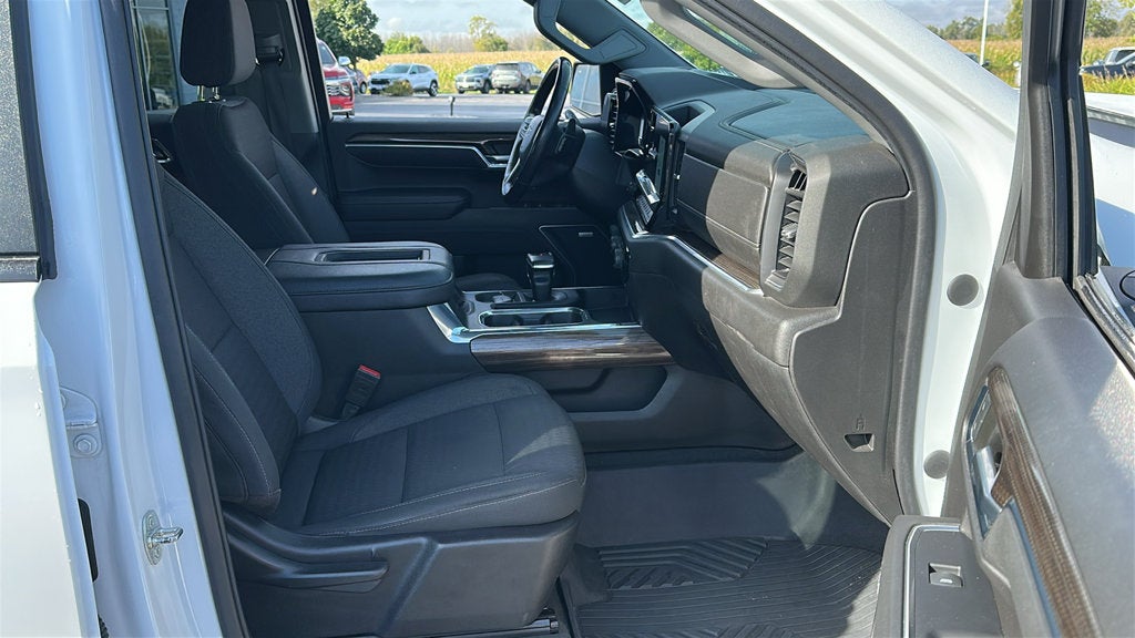 2022 Chevrolet Silverado 1500 4WD Crew Cab Short Bed RST