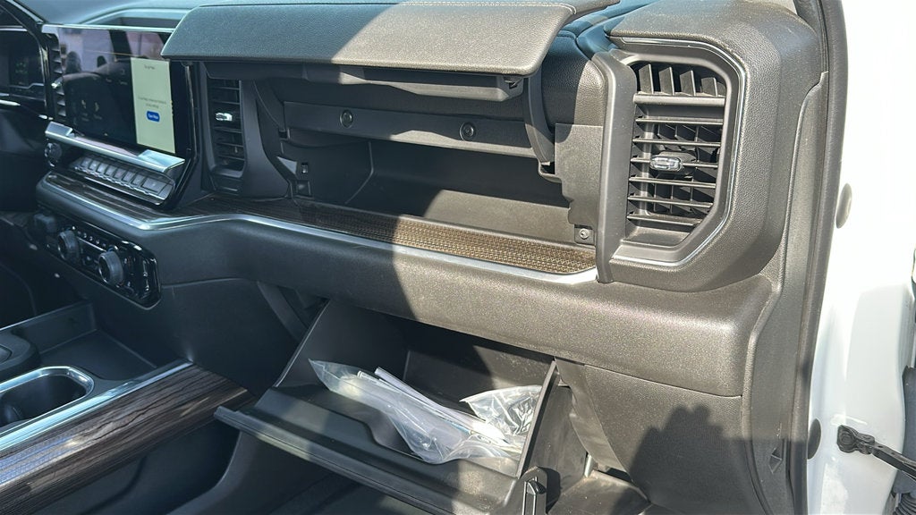 2022 Chevrolet Silverado 1500 4WD Crew Cab Short Bed RST