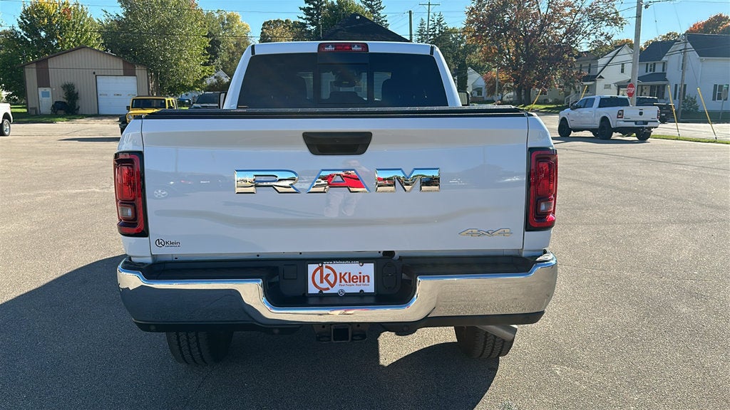 2025 RAM 2500 Tradesman Crew Cab 4x4 6'4' Box