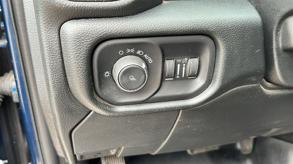 2020 RAM 2500 Tradesman Crew Cab 4x4 6'4' Box