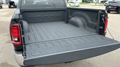 2025 RAM 2500 Big Horn Crew Cab 4x4 6'4' Box